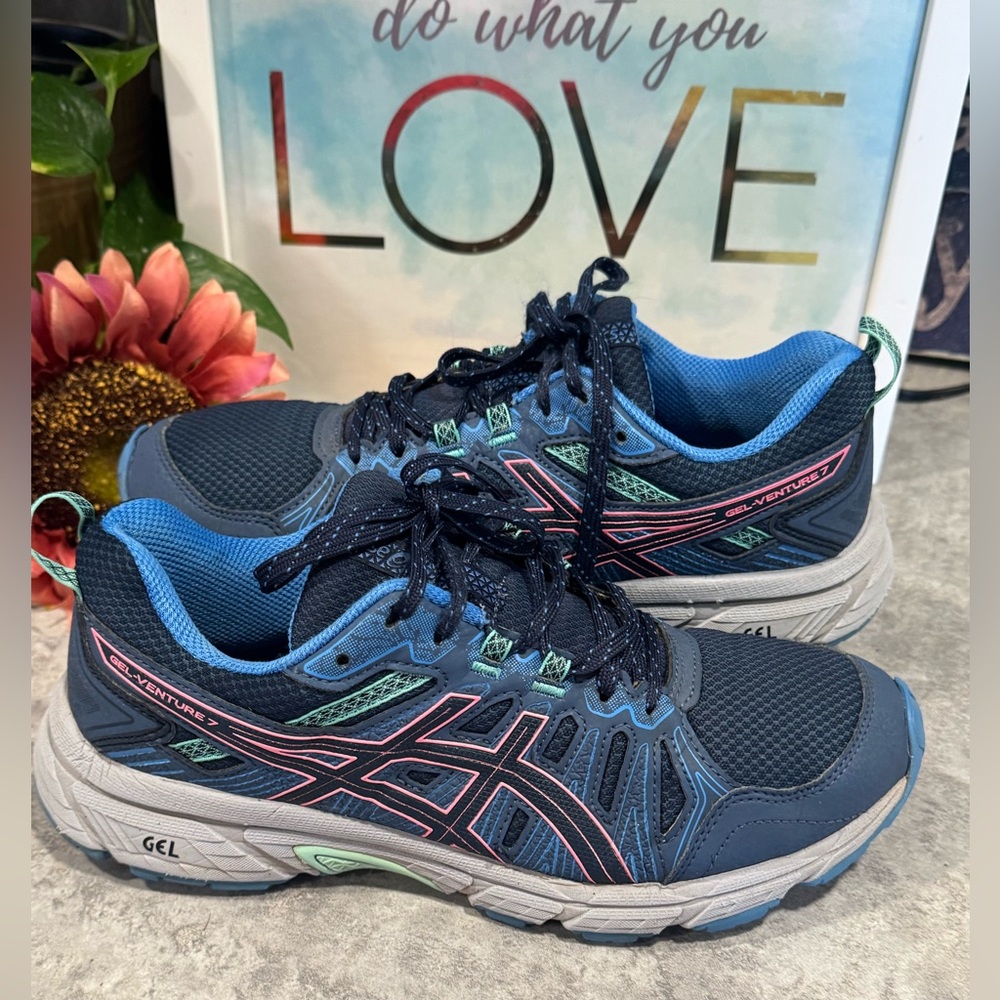ASICS Women's Navy Running Shoes size 10.5
